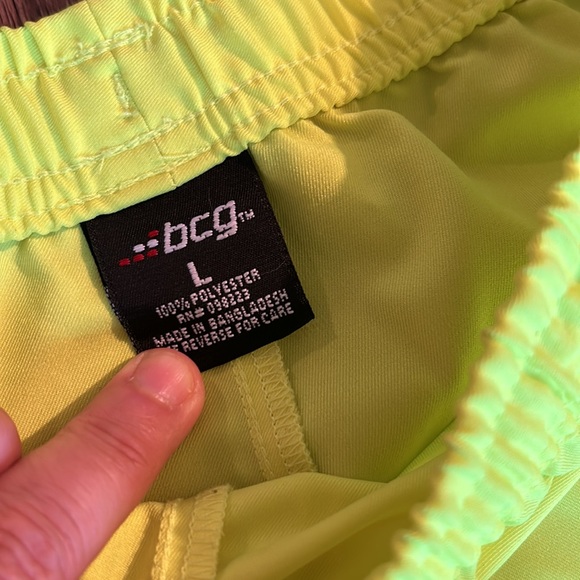 BCG GREEN SHORTS FOR WOMAN SIZE LARGE - Picture 3 of 6